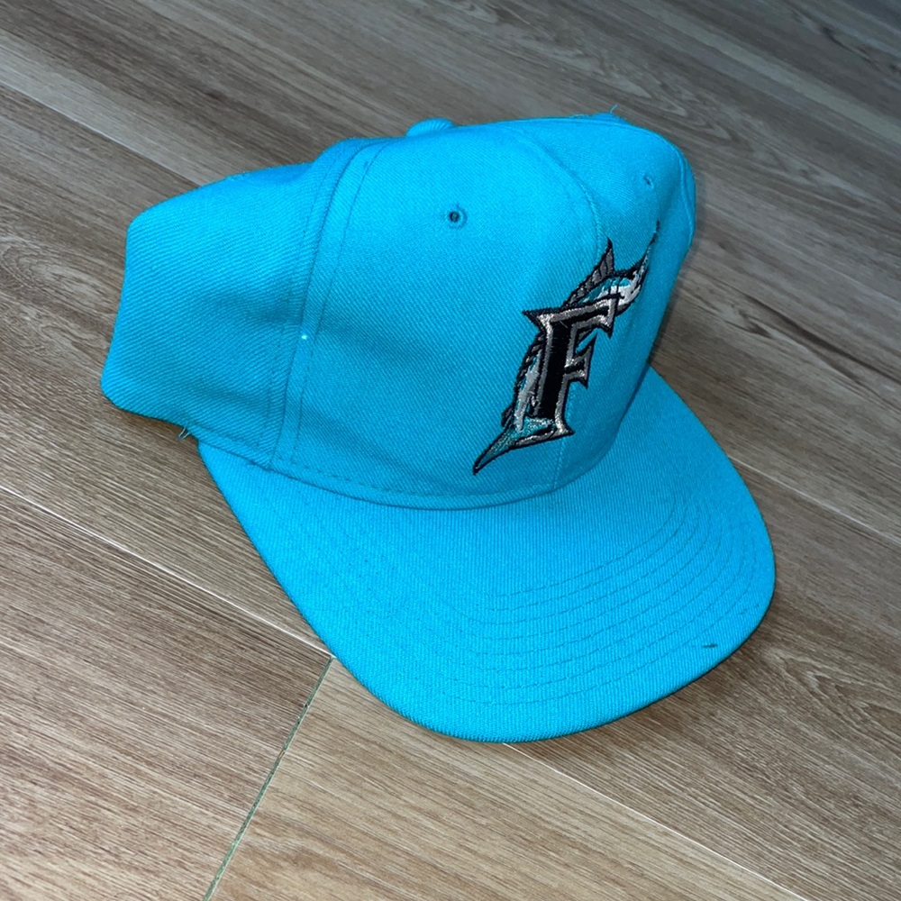 Vintage Starter MLB Florida Marlins SnapBack Hat.